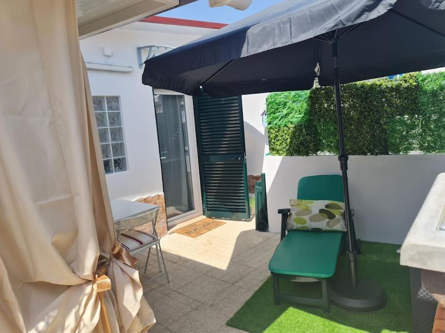 "Linda'S Guest House" Beach House With Private Patio & Hot Tub, 3 Min From The Beach Costa da Caparica Bagian luar foto